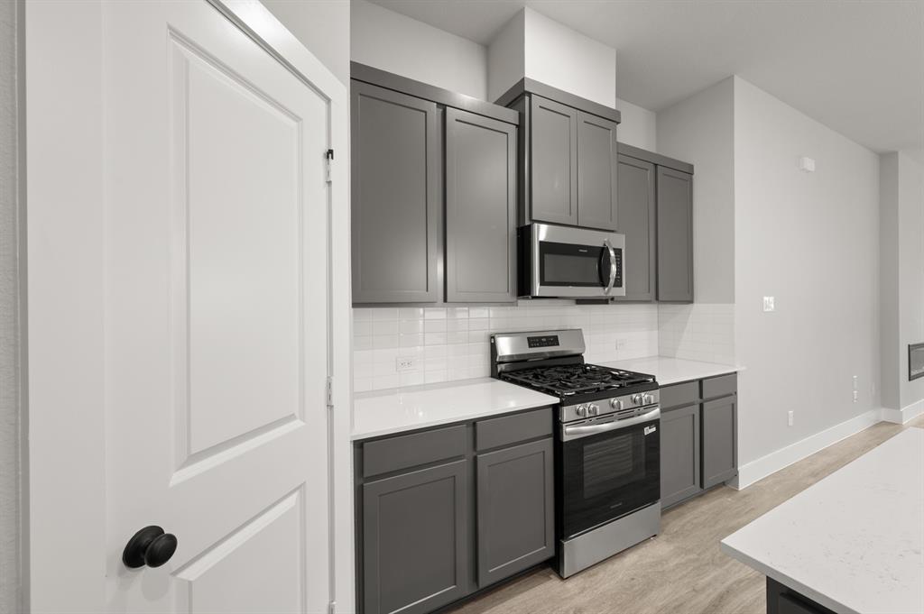 7412 Summer Sunset Drive Property Photo 11