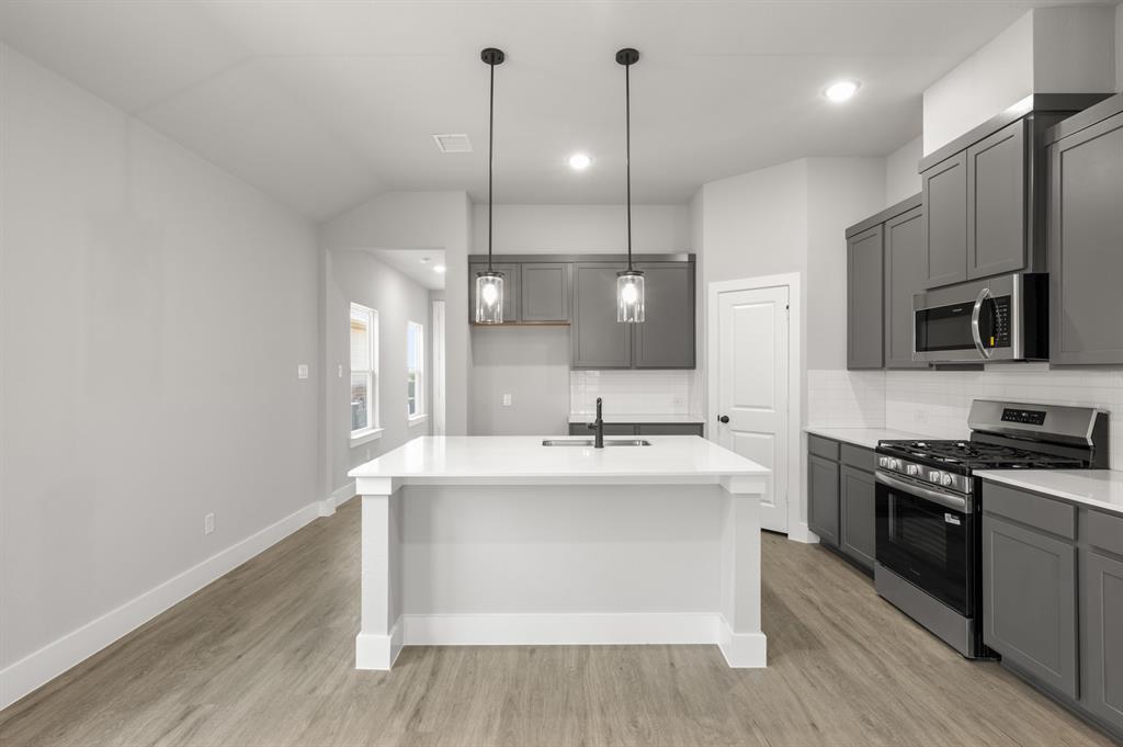 7412 Summer Sunset Drive Property Photo 12