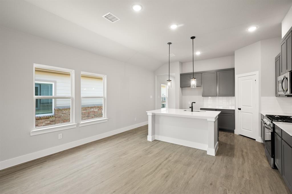 7412 Summer Sunset Drive Property Photo 14