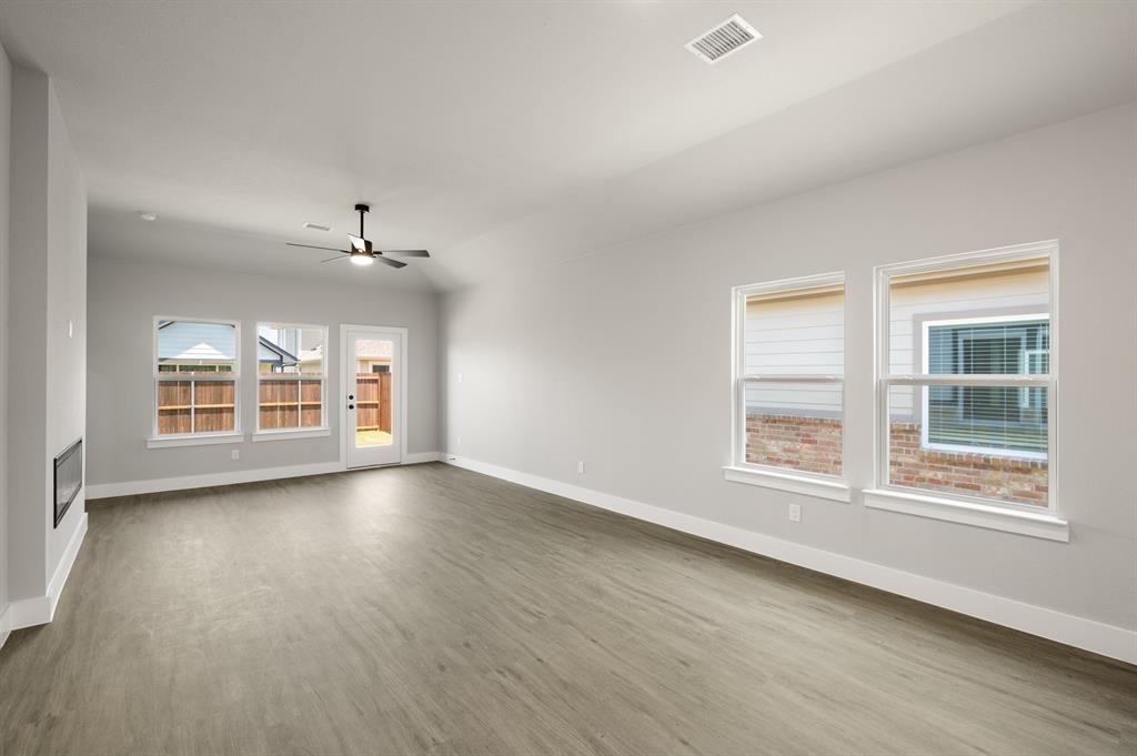 7412 Summer Sunset Drive Property Photo 15