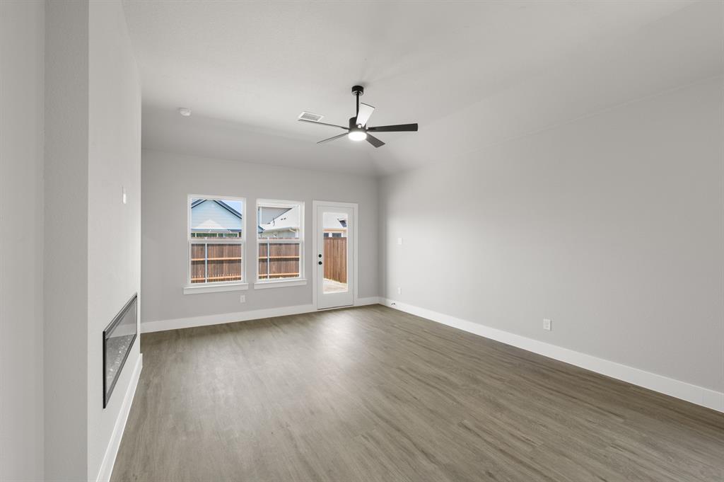 7412 Summer Sunset Drive Property Photo 18