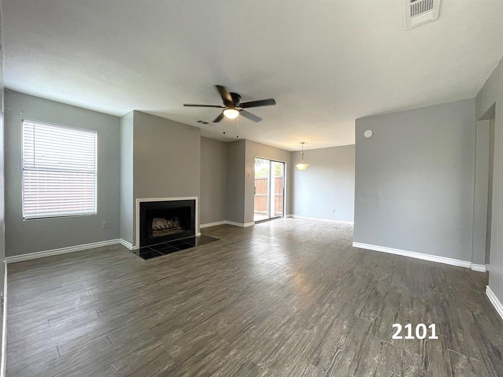 2101 Knoll Crest Drive 2101, 2103, 2105, 2107 Property Photo 2