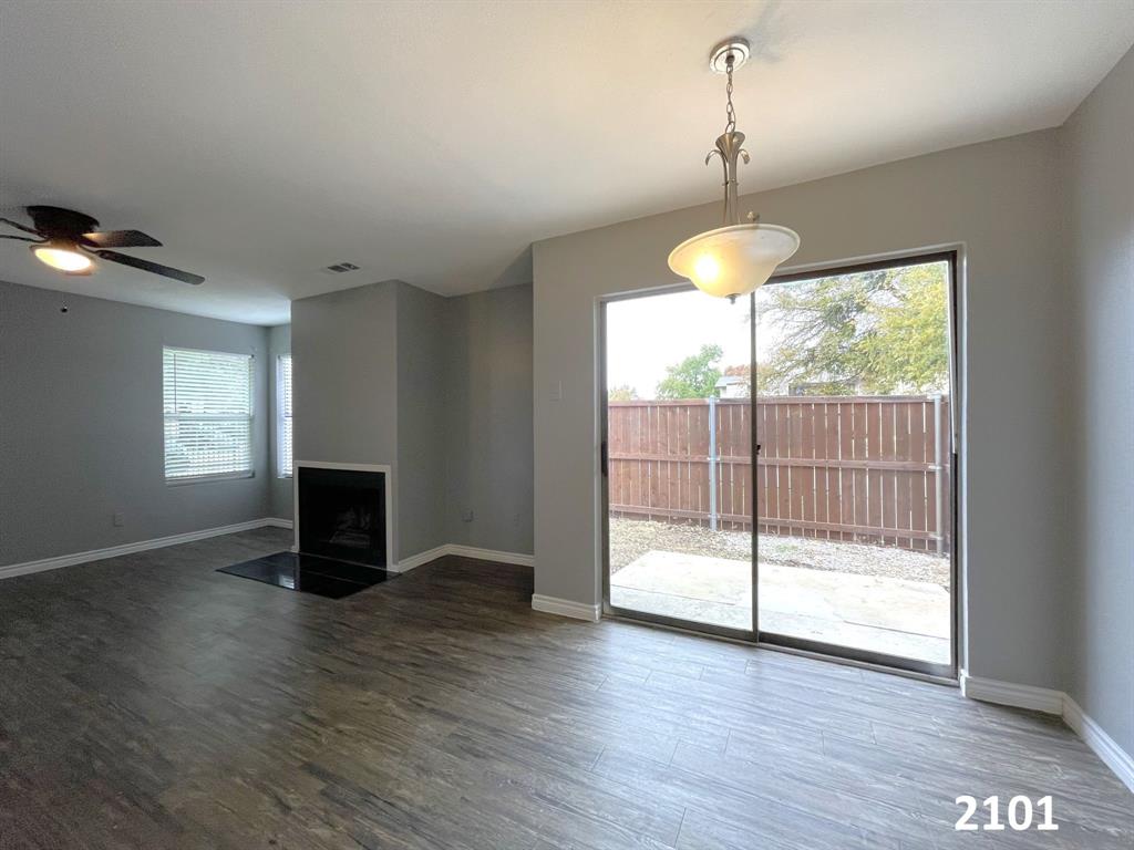 2101 Knoll Crest Drive 2101, 2103, 2105, 2107 Property Photo 4