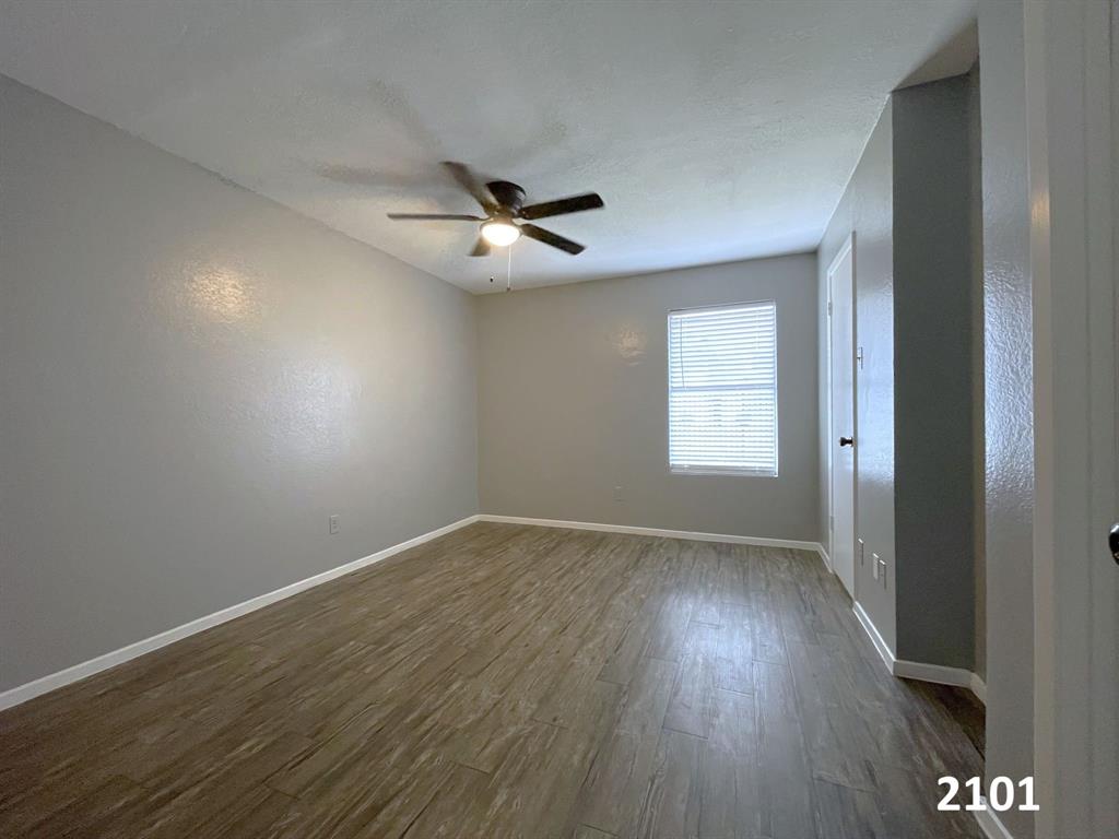 2101 Knoll Crest Drive 2101, 2103, 2105, 2107 Property Photo 6