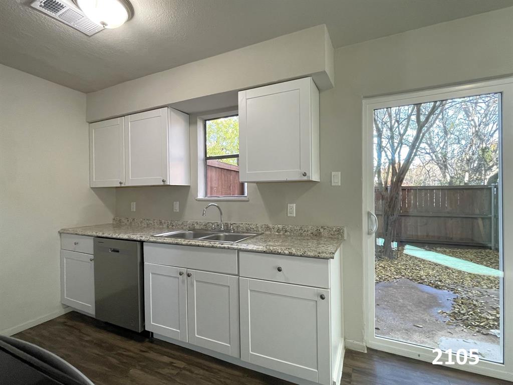 2101 Knoll Crest Drive 2101, 2103, 2105, 2107 Property Photo 14