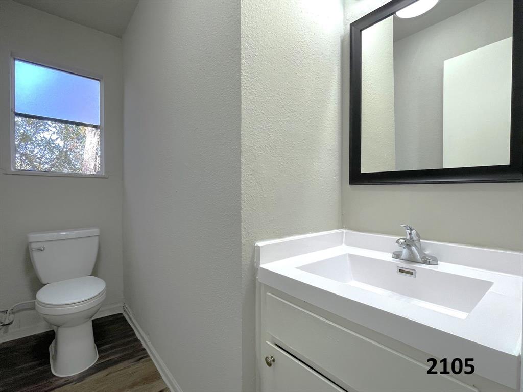 2101 Knoll Crest Drive 2101, 2103, 2105, 2107 Property Photo 15