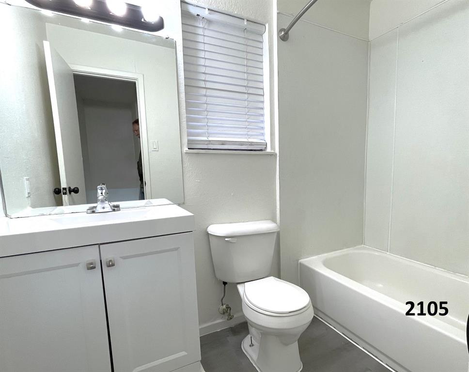 2101 Knoll Crest Drive 2101, 2103, 2105, 2107 Property Photo 17