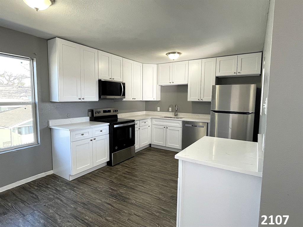2101 Knoll Crest Drive 2101, 2103, 2105, 2107 Property Photo 21