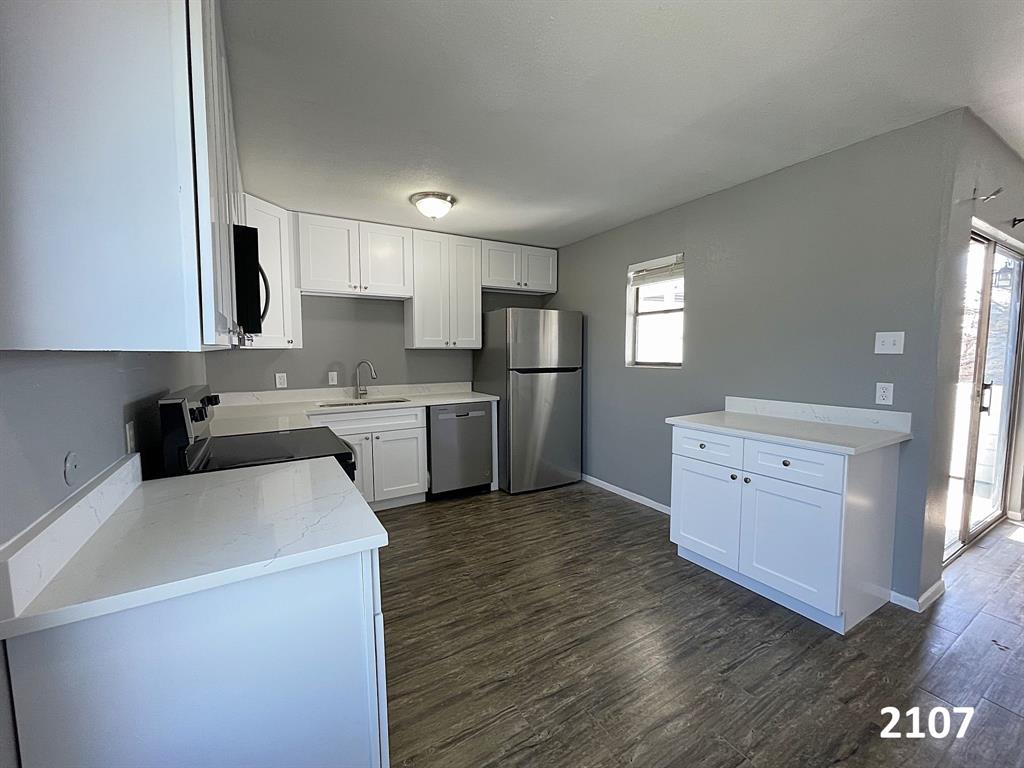 2101 Knoll Crest Drive 2101, 2103, 2105, 2107 Property Photo 22