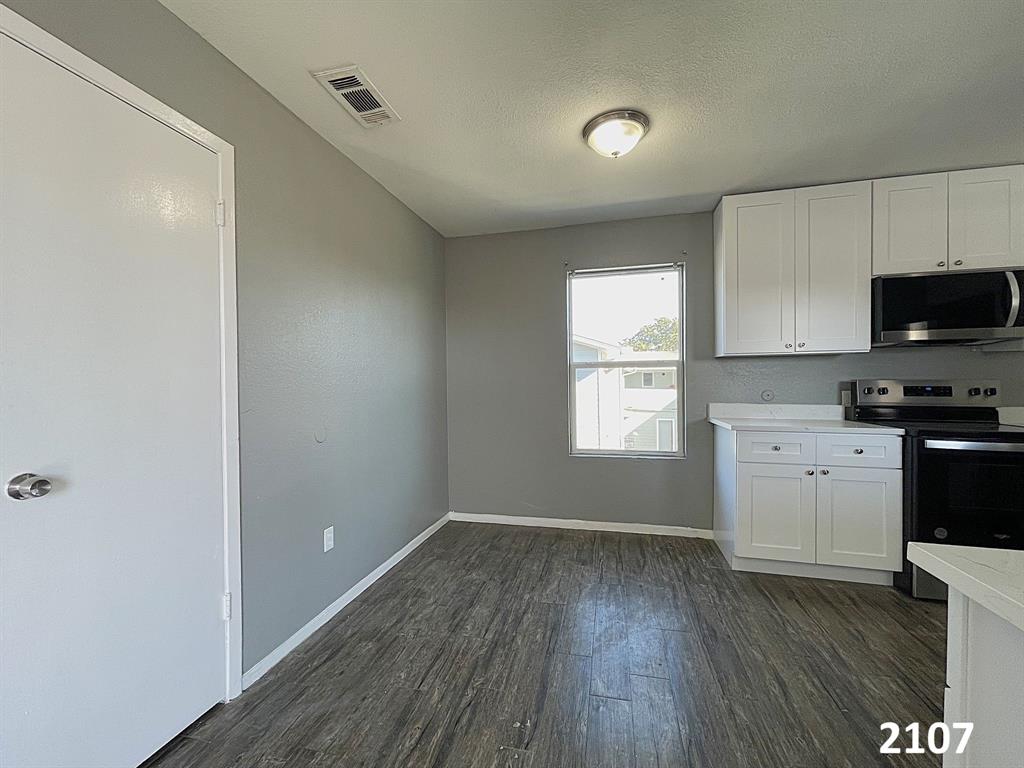 2101 Knoll Crest Drive 2101, 2103, 2105, 2107 Property Photo 25