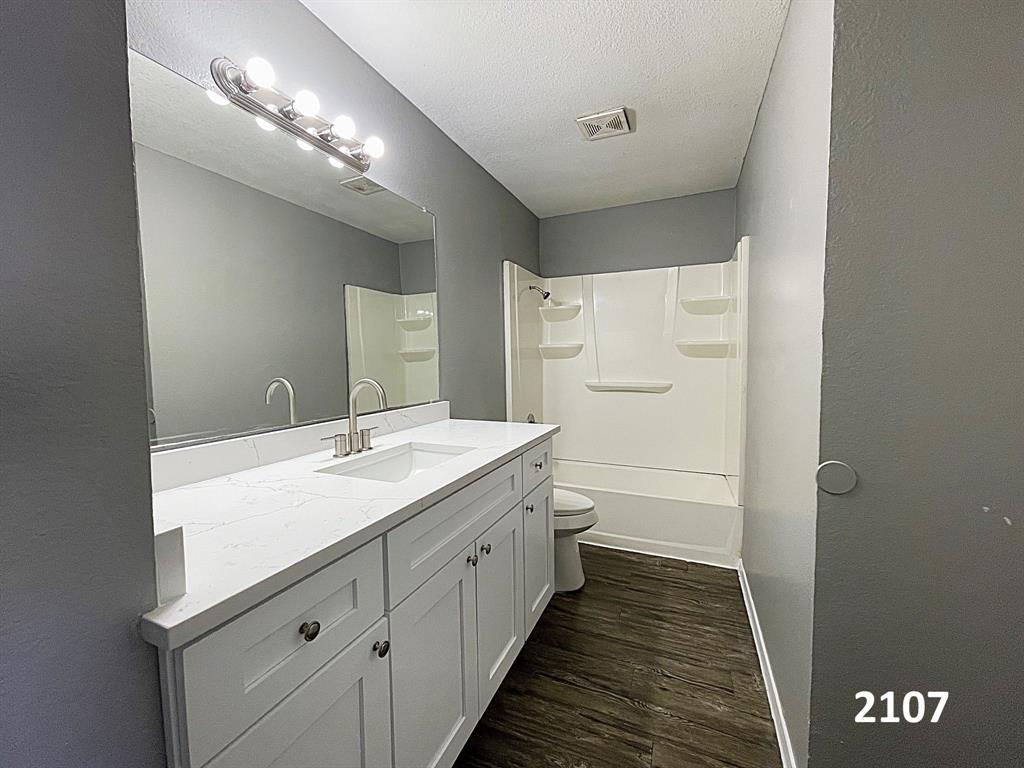 2101 Knoll Crest Drive 2101, 2103, 2105, 2107 Property Photo 29