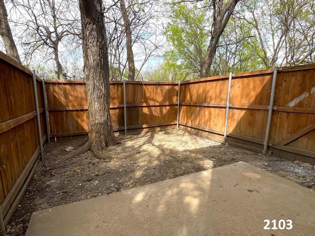 2101 Knoll Crest Drive 2101, 2103, 2105, 2107 Property Photo 40