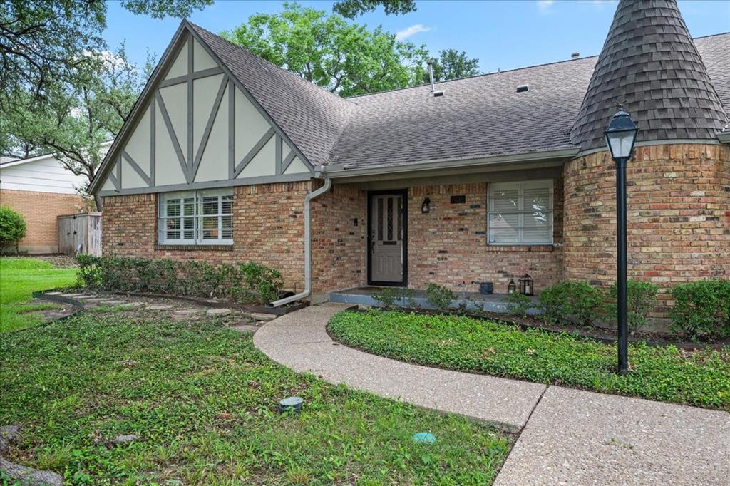 7610 Meadow Oaks Drive Property Photo 1