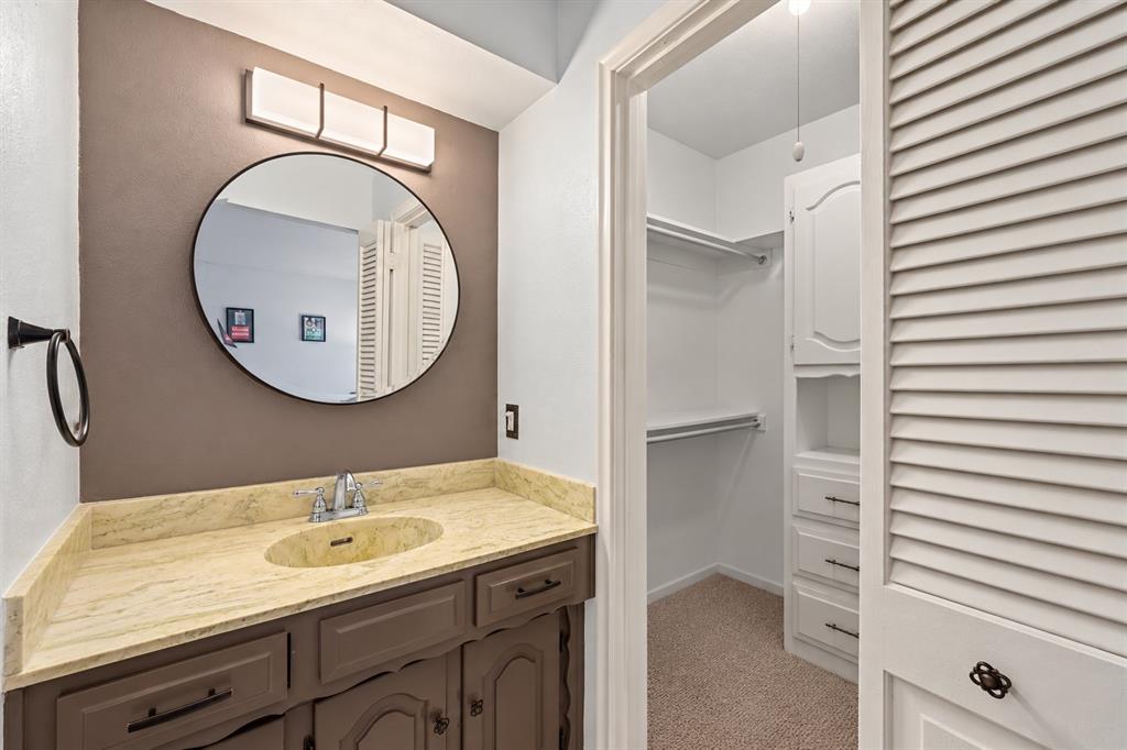 7610 Meadow Oaks Drive Property Photo 18