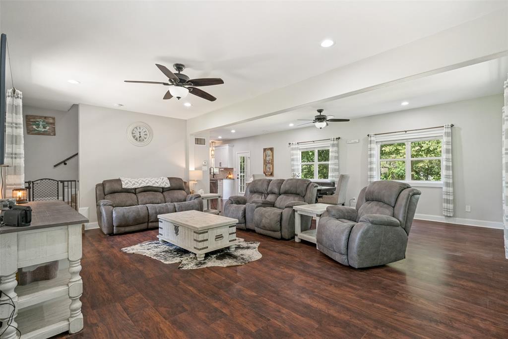 2341 Oak Leaf Trail Property Photo 4
