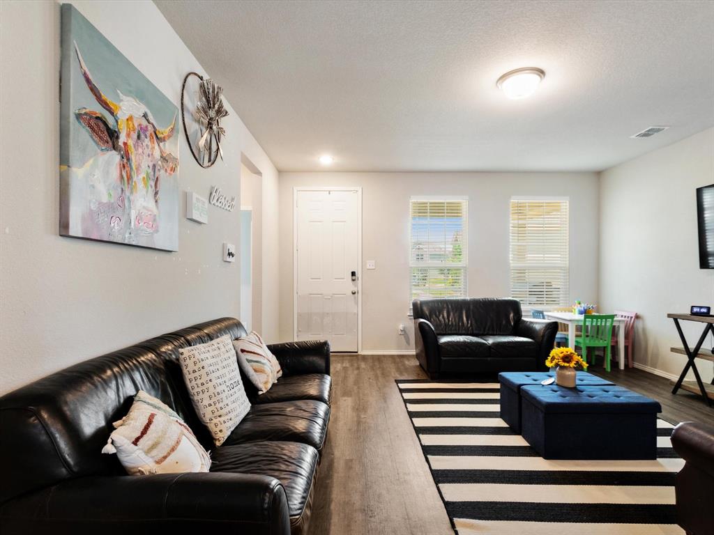 10040 Travis Drive Property Photo 9
