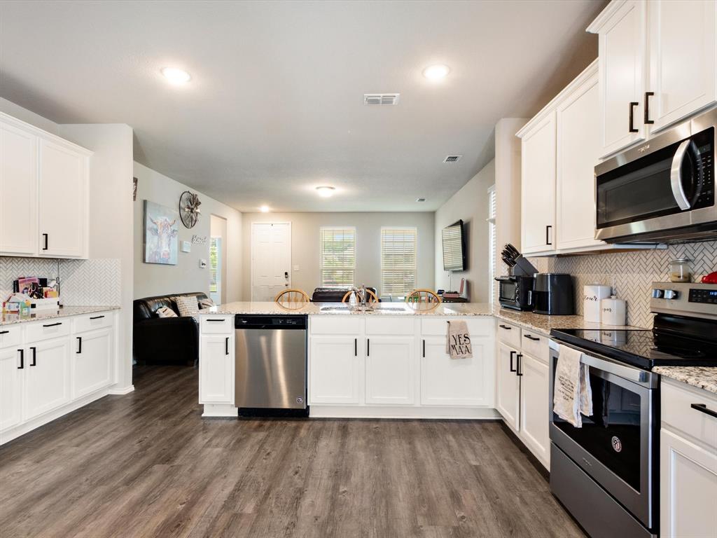 10040 Travis Drive Property Photo 11