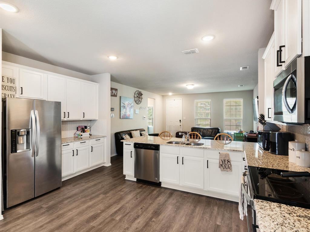 10040 Travis Drive Property Photo 12
