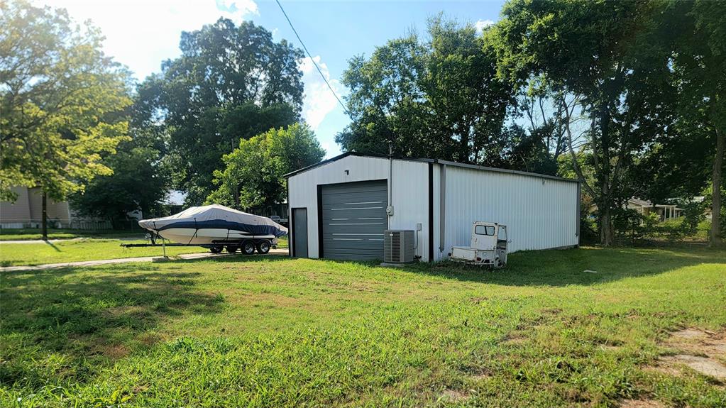 805 S Walnut Property Photo 4