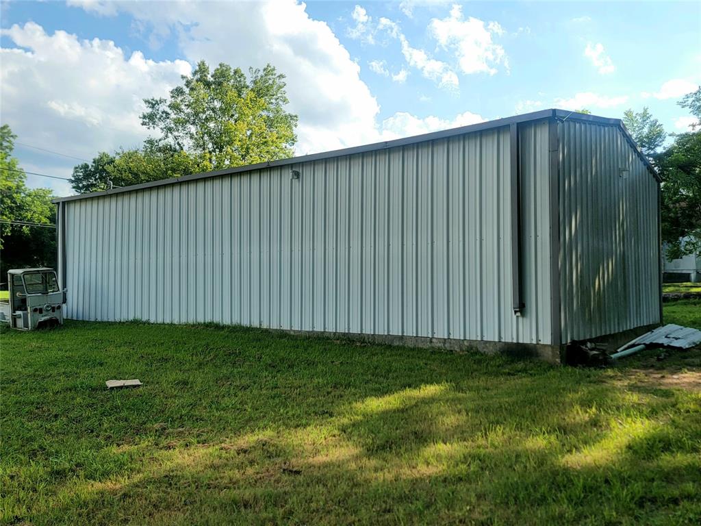 805 S Walnut Property Photo 10
