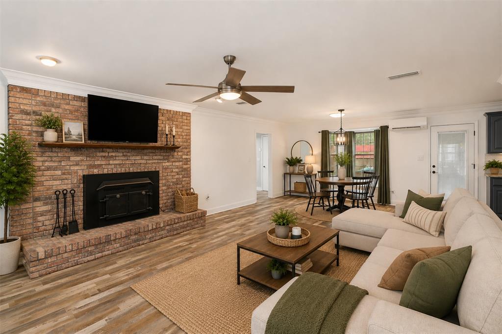 326 Evangeline Drive Property Photo 4