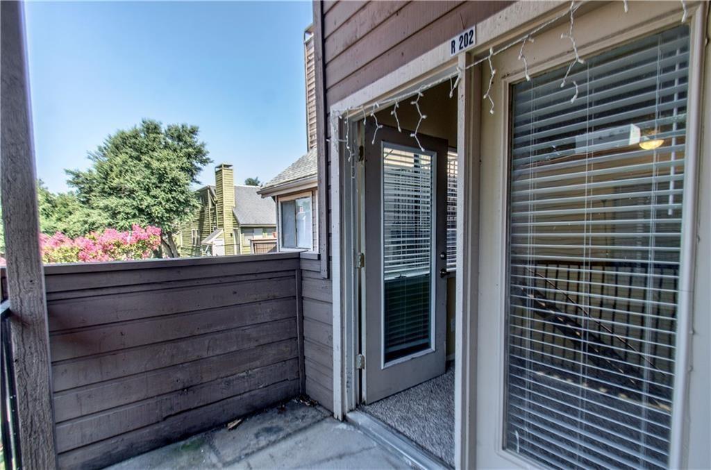 9835 Walnut Street 202 Property Photo 3