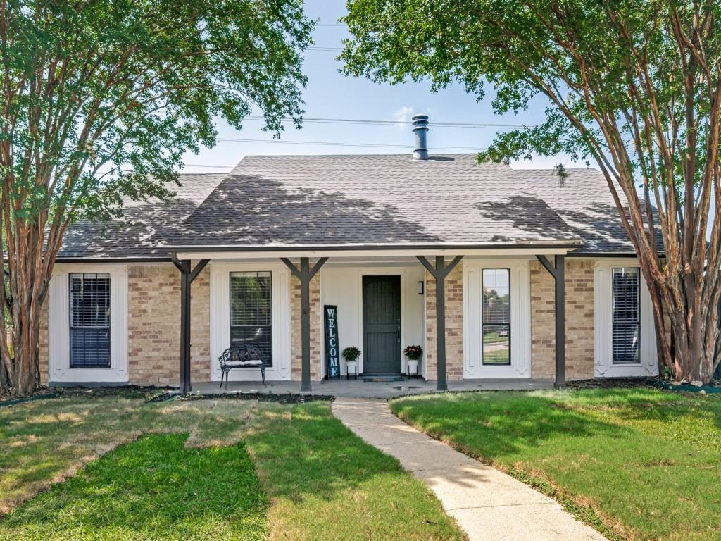 2036 Apple Valley Road Property Photo 2