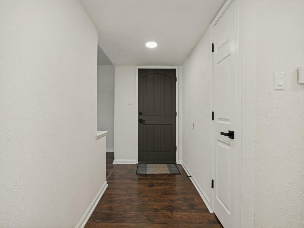 2036 Apple Valley Road Property Photo 3