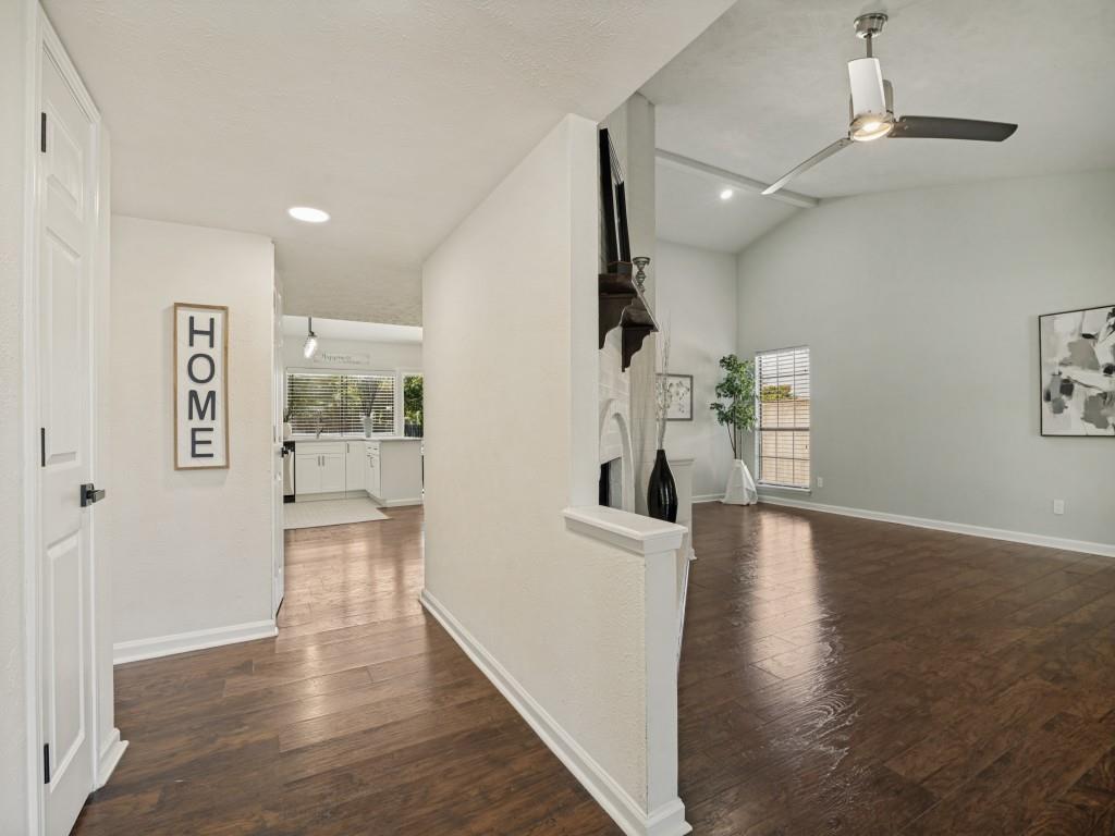 2036 Apple Valley Road Property Photo 4