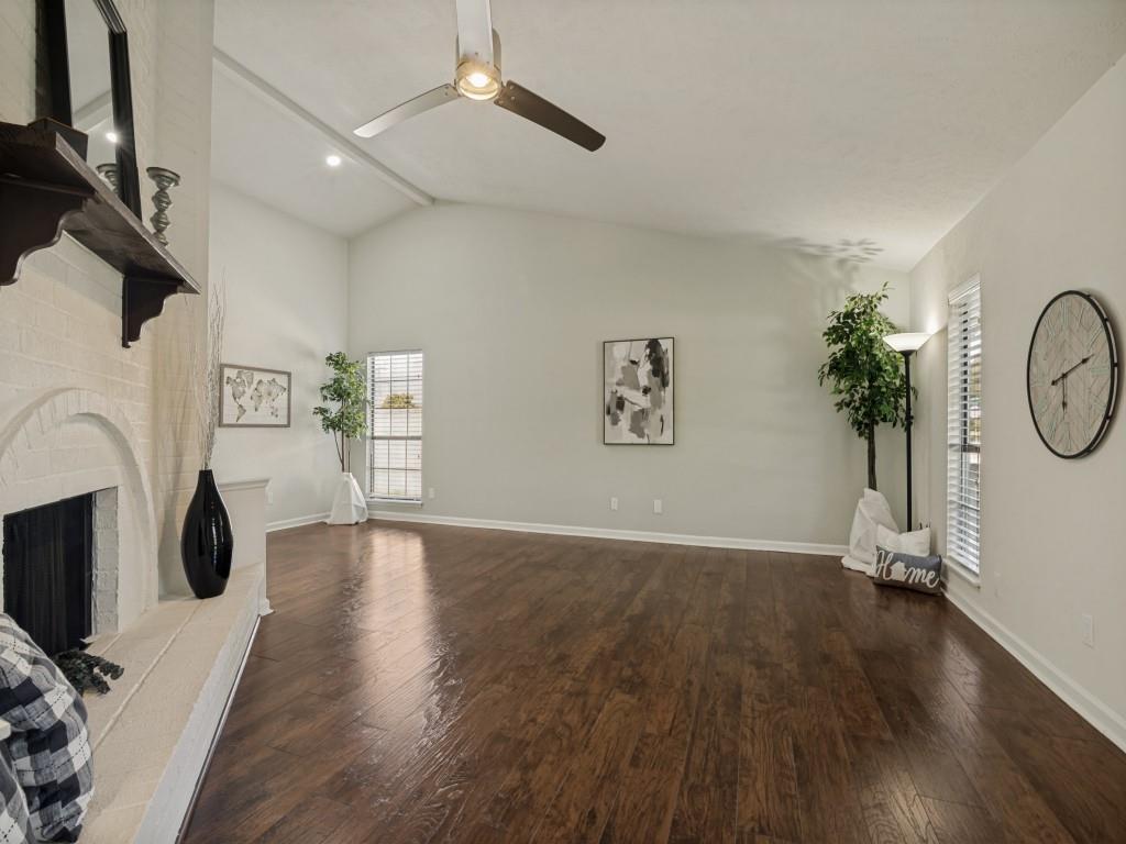 2036 Apple Valley Road Property Photo 5