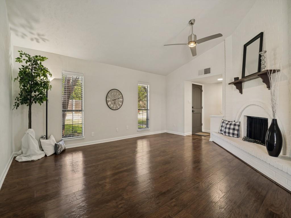 2036 Apple Valley Road Property Photo 6