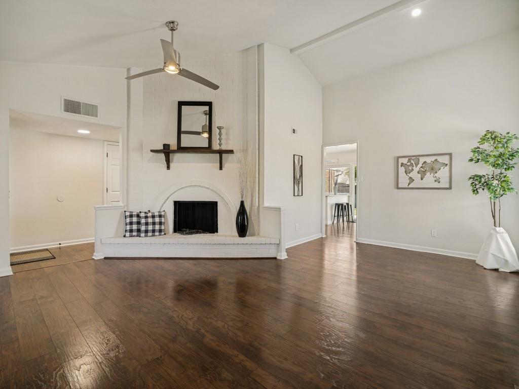 2036 Apple Valley Road Property Photo 7