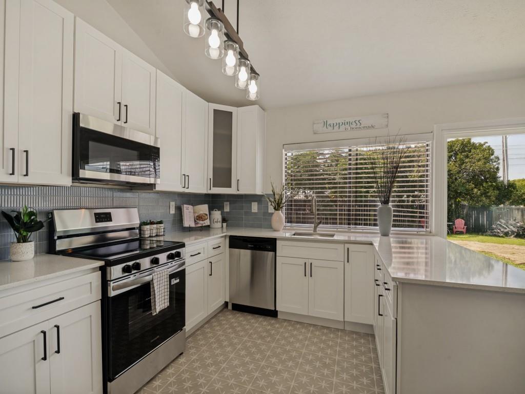 2036 Apple Valley Road Property Photo 10