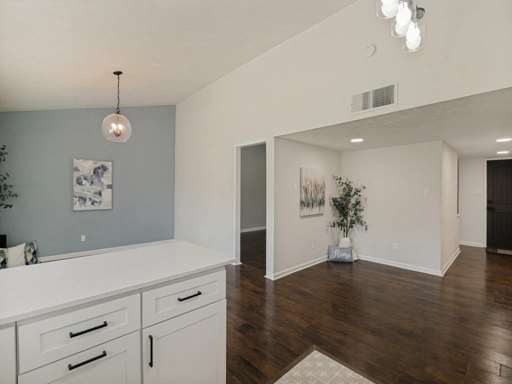 2036 Apple Valley Road Property Photo 11