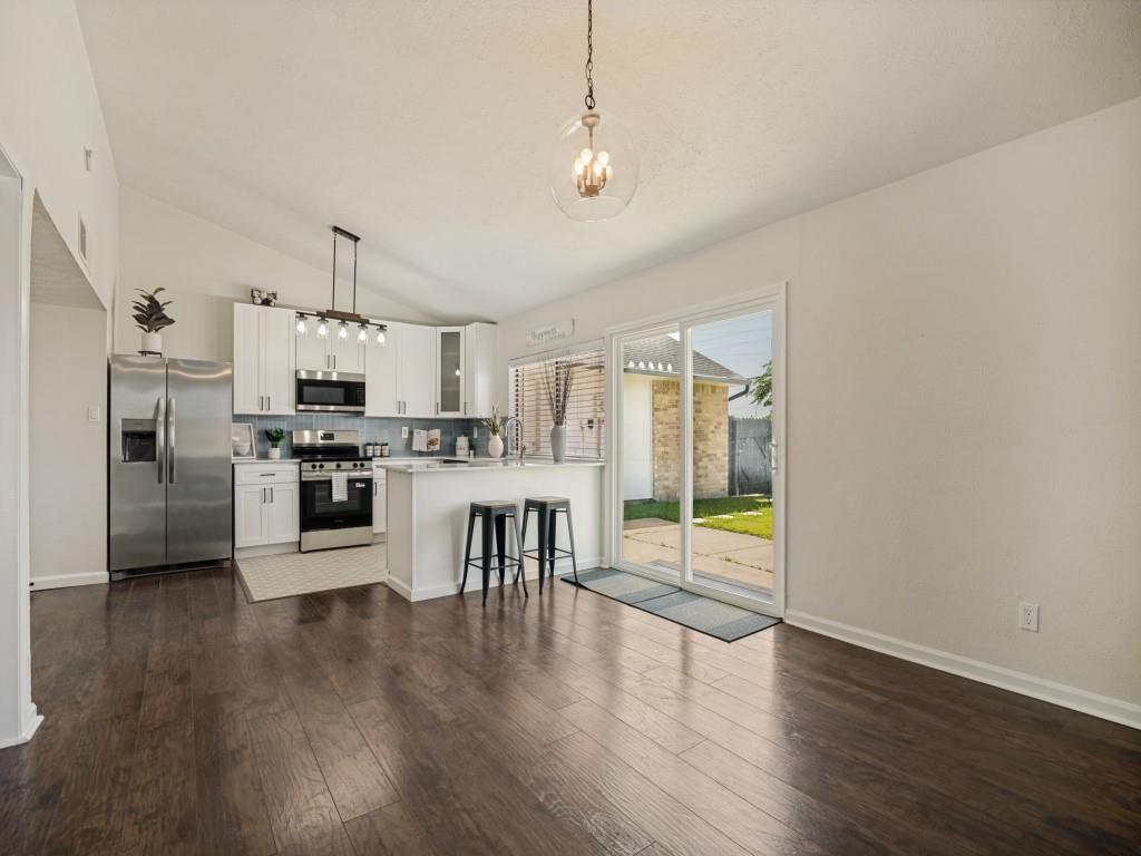 2036 Apple Valley Road Property Photo 13