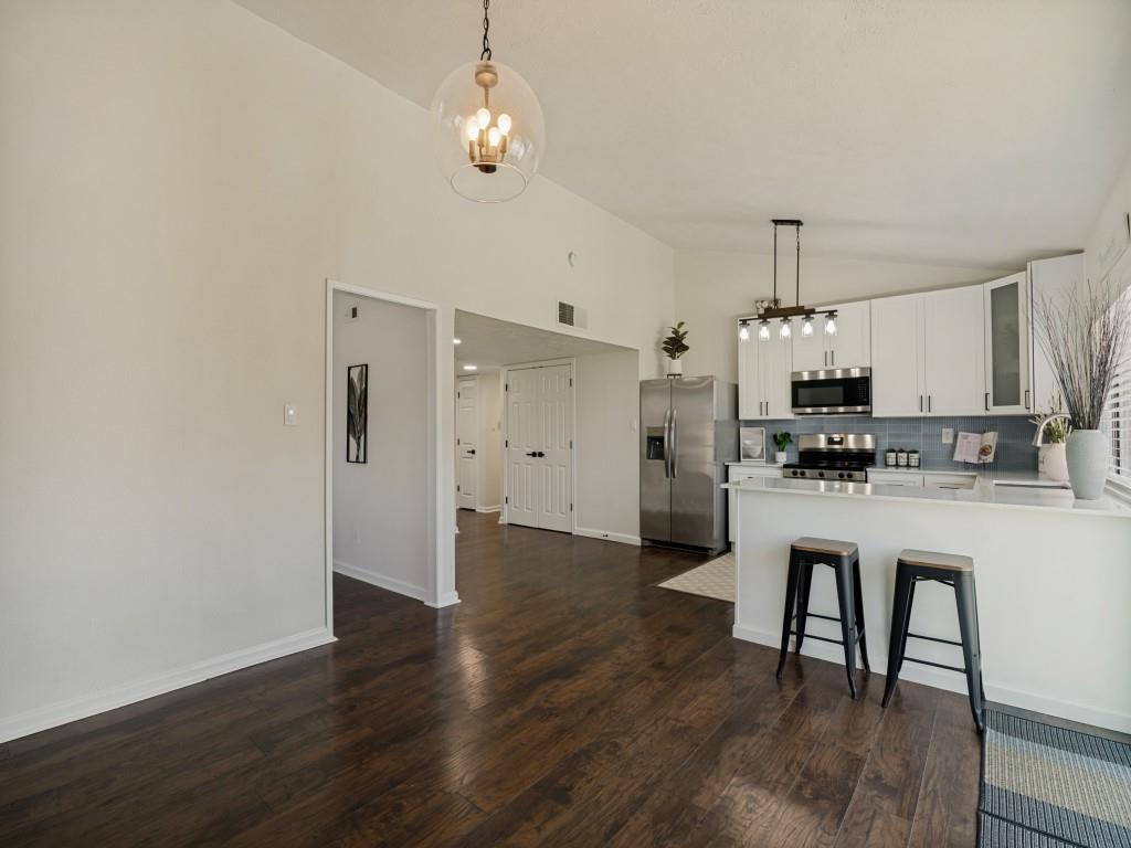 2036 Apple Valley Road Property Photo 14