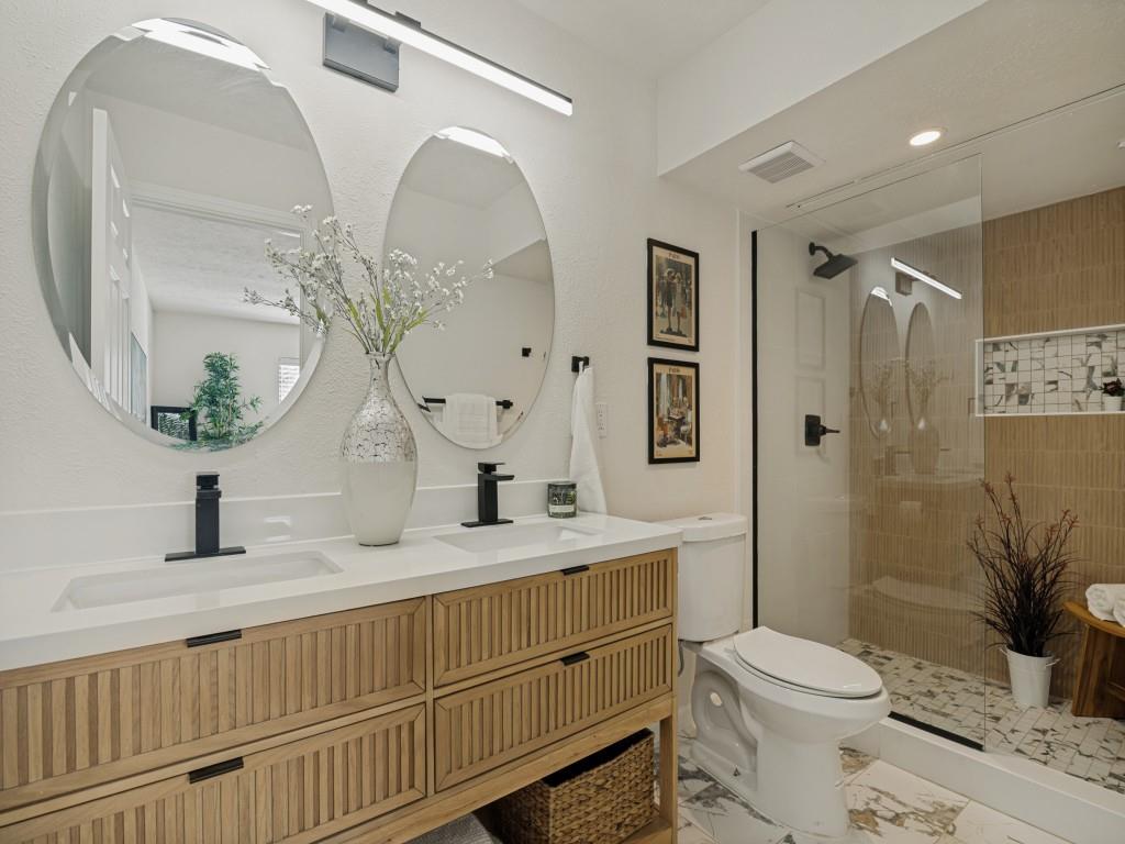 2036 Apple Valley Road Property Photo 17