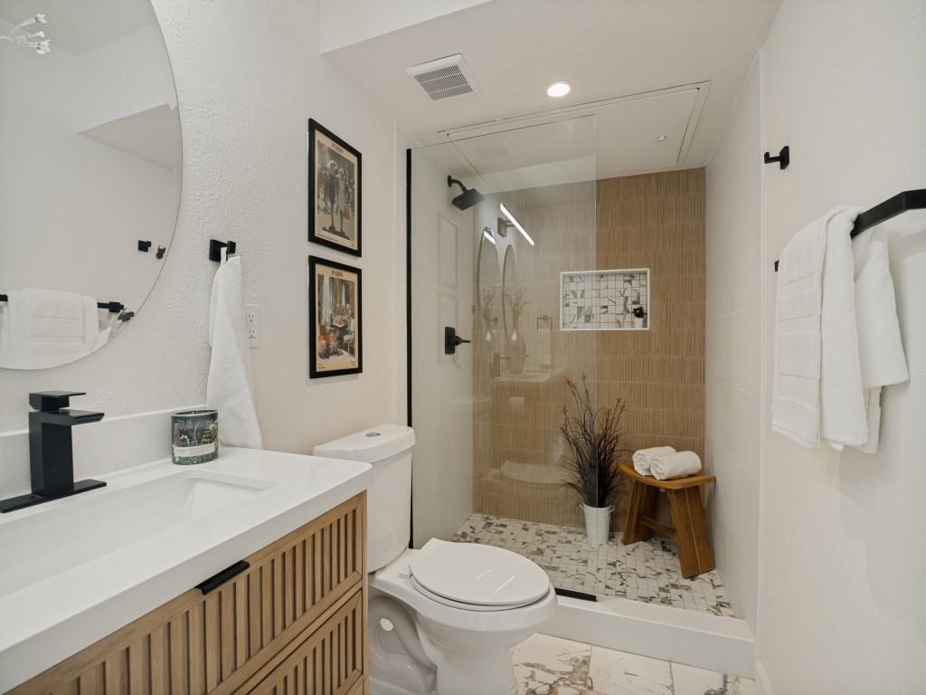 2036 Apple Valley Road Property Photo 18