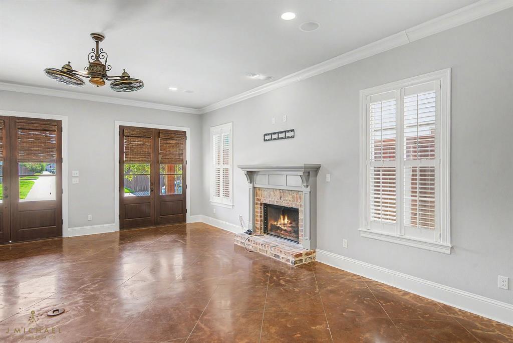 3039 Maple Grove Avenue Property Photo 6