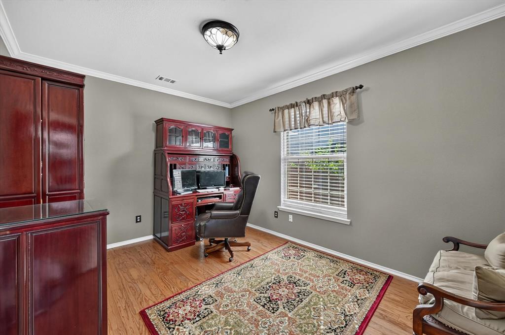 8332 Summer Park Drive Property Photo 6