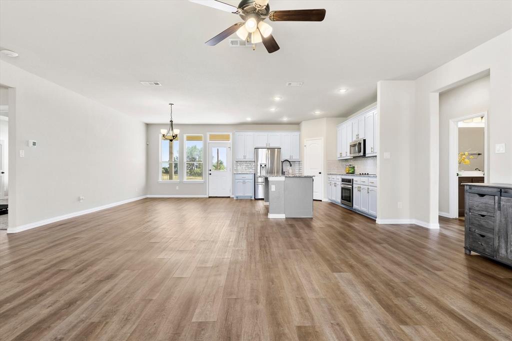 1011 Northern Oaks Court Property Photo 8