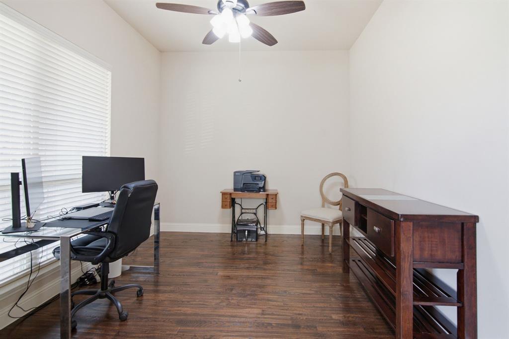 212 Spruce Valley Drive Property Photo 4