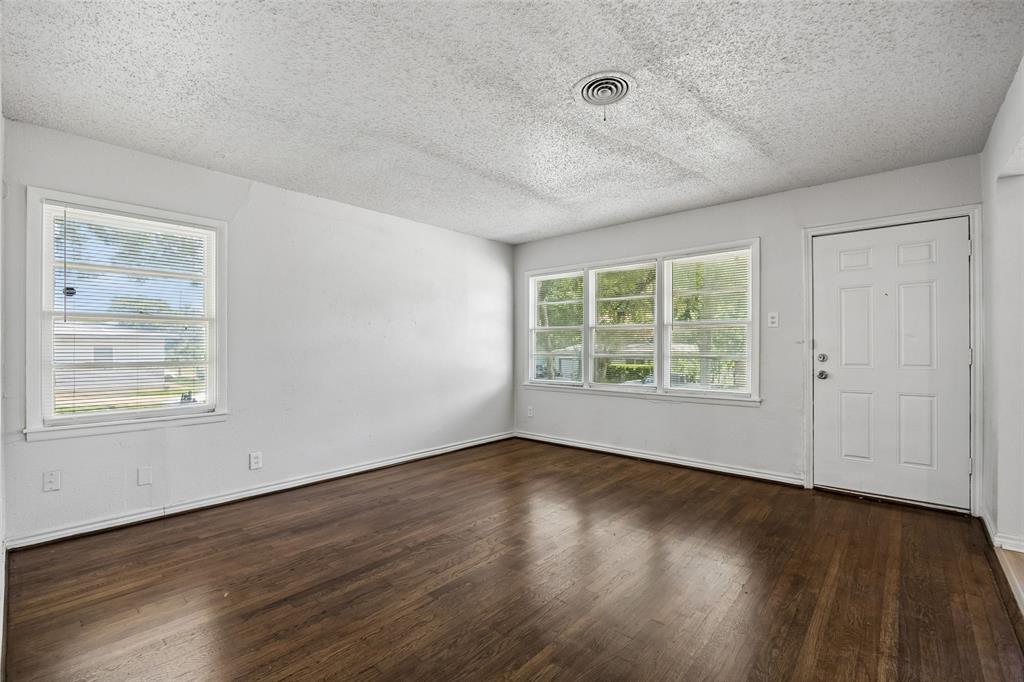 5170 Cardiff Street Property Photo 8