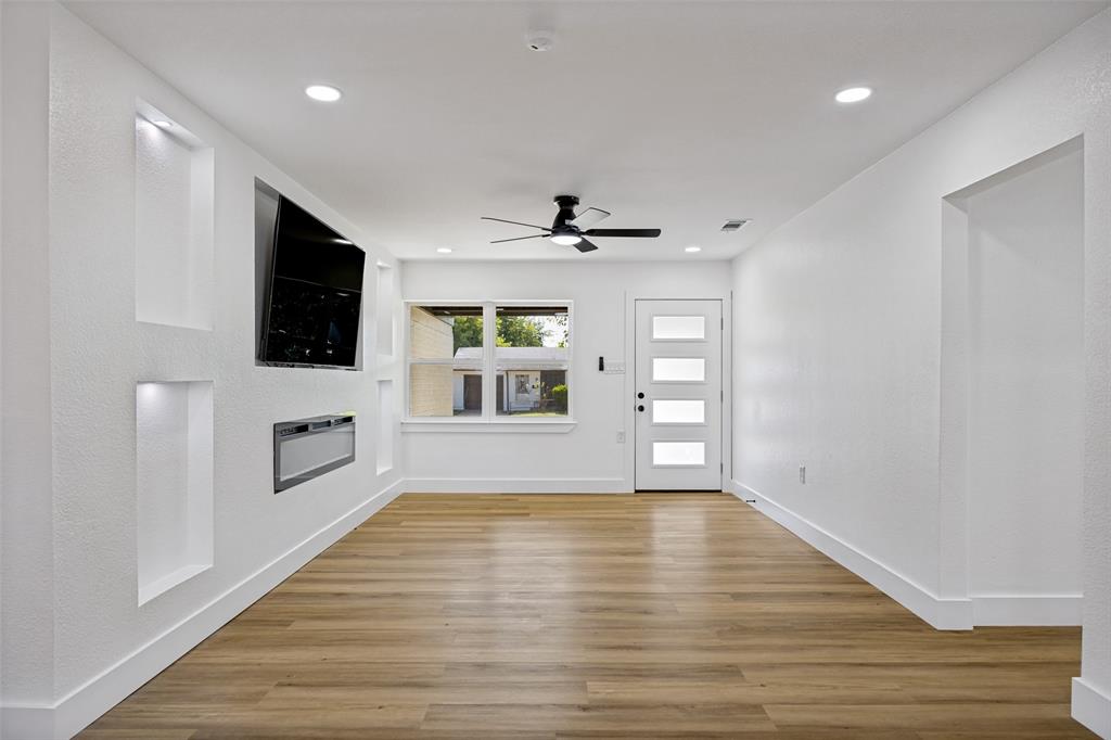 609 Warren Drive Property Photo 3