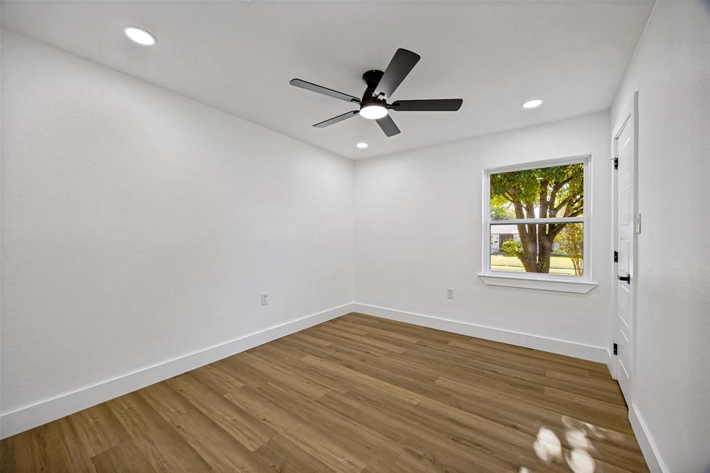 609 Warren Drive Property Photo 14