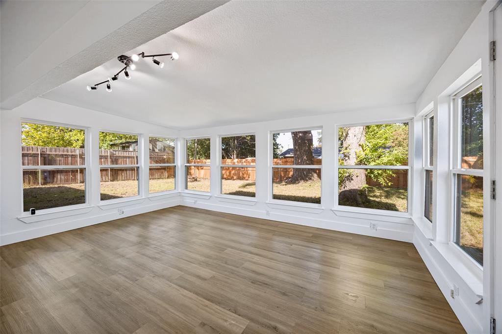 609 Warren Drive Property Photo 22