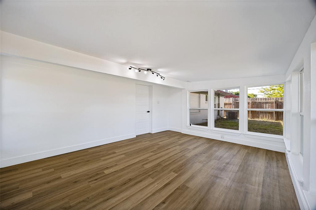 609 Warren Drive Property Photo 23