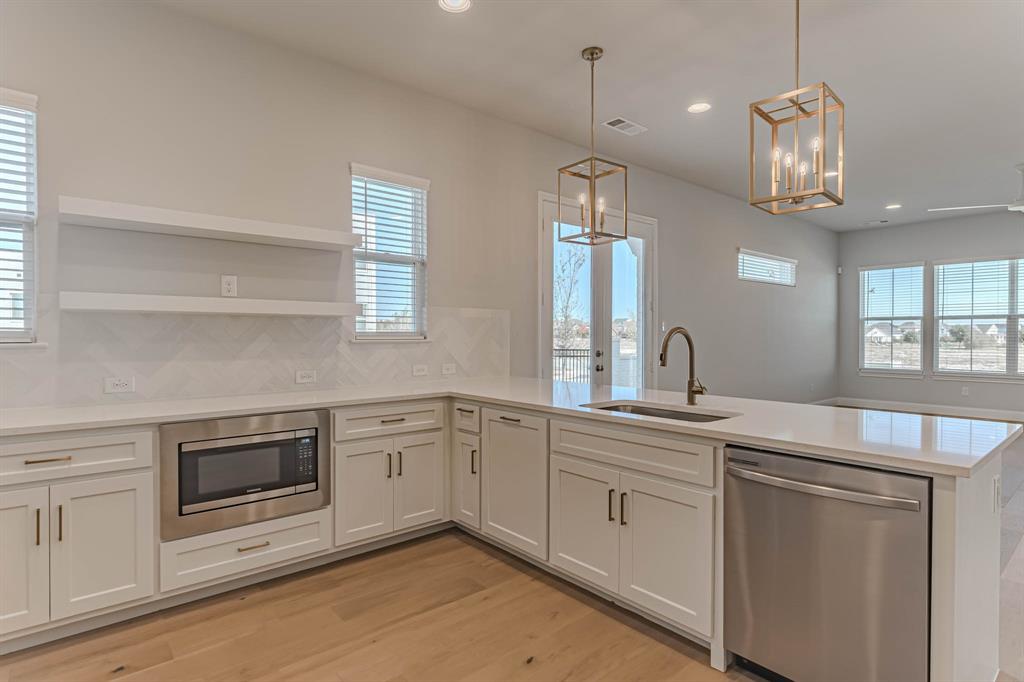 2140 Village Walk Place Property Photo 2