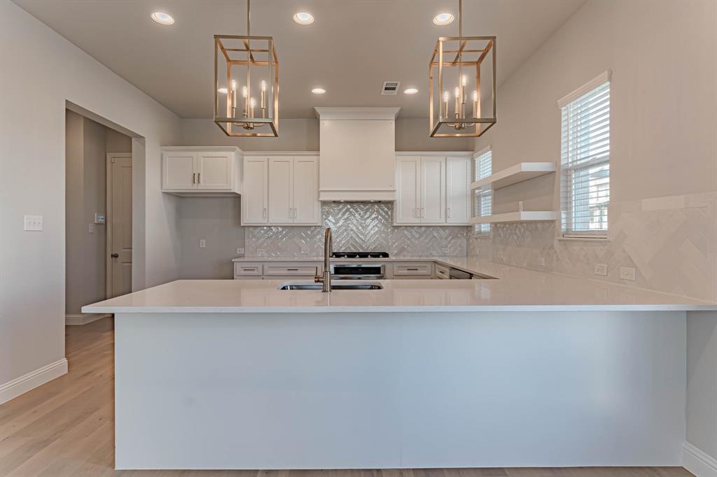 2140 Village Walk Place Property Photo 11