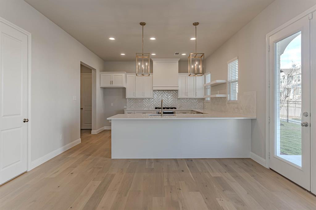 2140 Village Walk Place Property Photo 12
